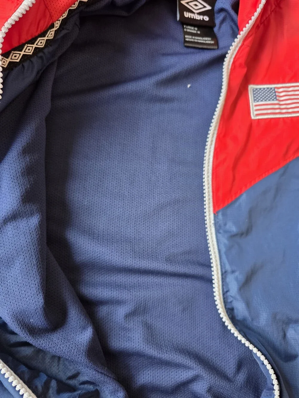 Umbro USA Boys Youth XL 18 Hooded Windbreaker Jacket Red Navy Soccer Flag